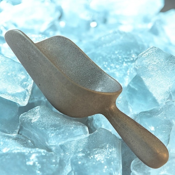 Vintage Cast Aluminum Ice Scoop – Rustic Kitchen or Farmhouse Decor - Picture 1 of 9